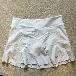 White Nike tennis skirt never worn